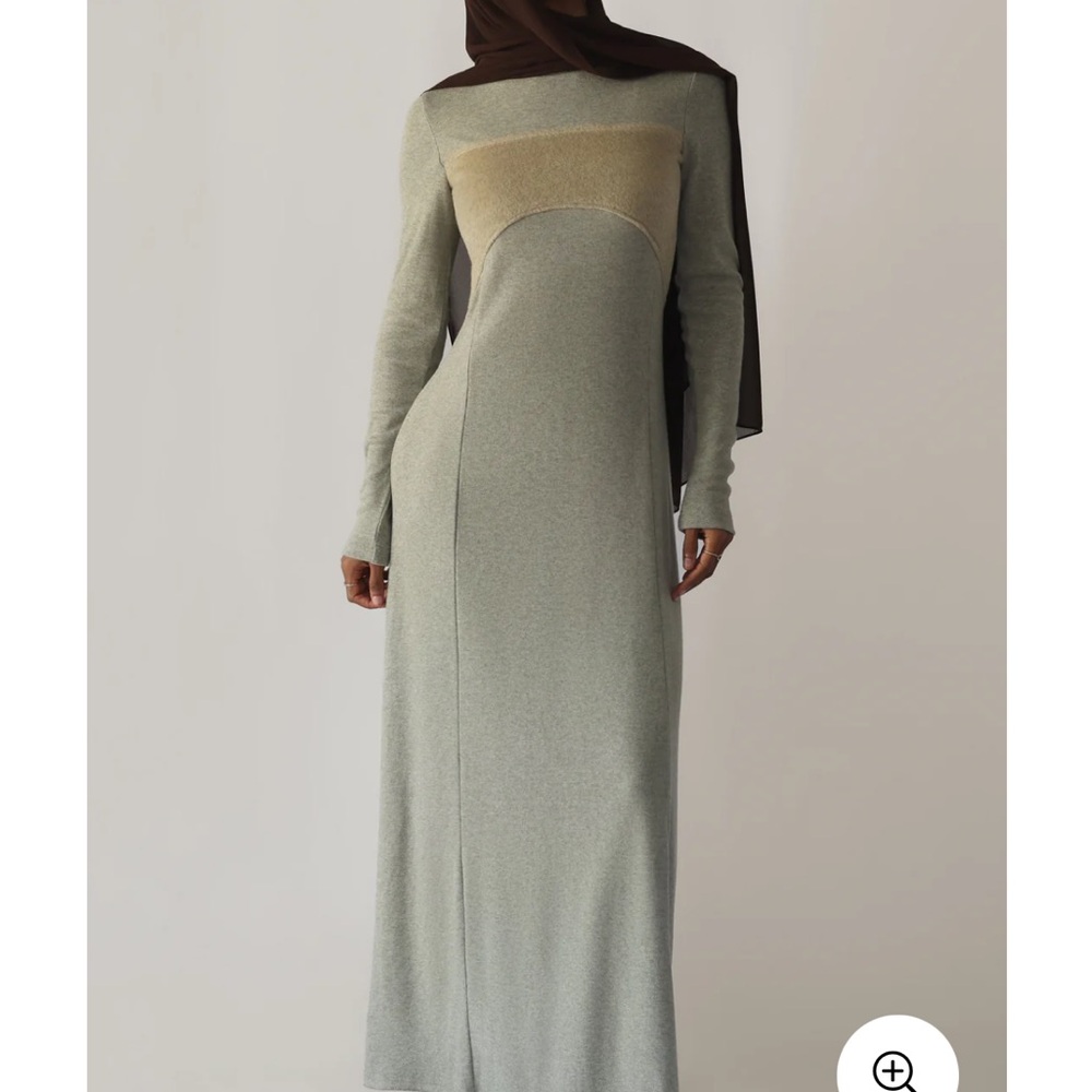 Elegant Two-Tone Long Sleeve Dress